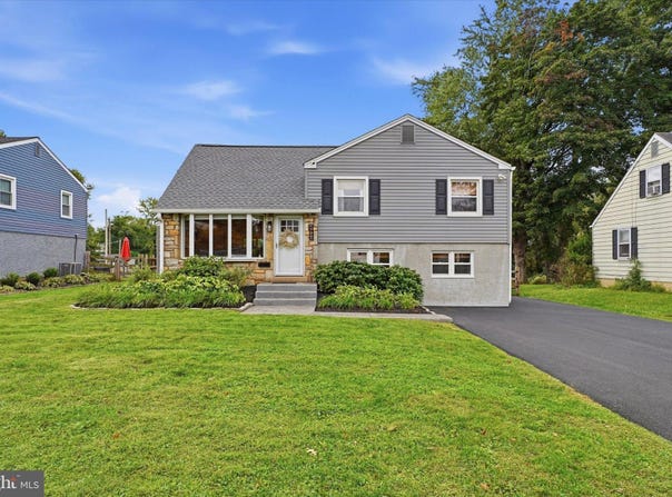 1312 BRADFORD Road, ORELAND, PA 19075