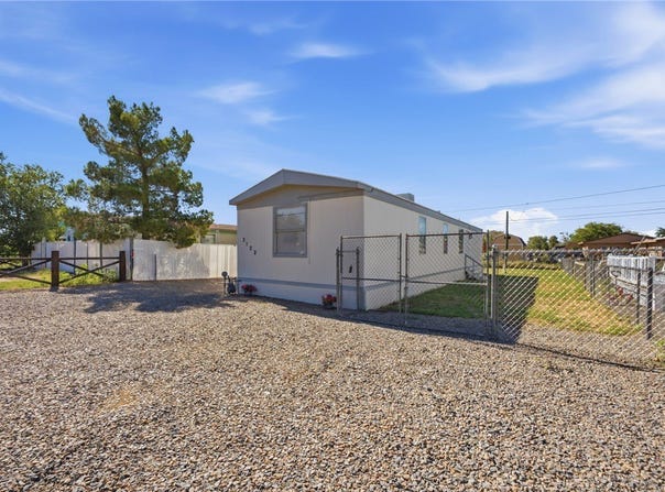 3102 E Packard Avenue, Kingman, AZ 86409