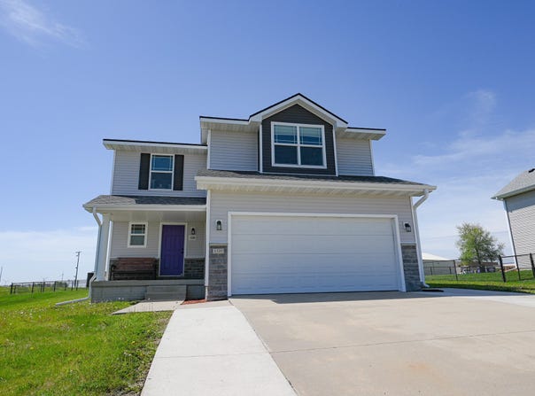 1320 NE 2nd Street, Stuart, IA 50250