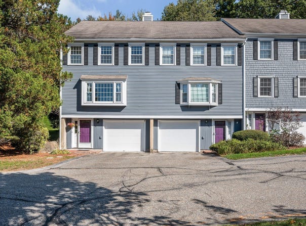 28 Meadowview Cir, Nashua, NH 03062