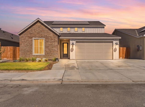 2614 Auburn Street, Lemoore, CA 93245