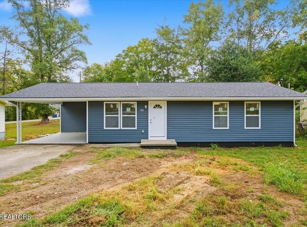 409 Baumgartner Rd, Harriman, TN 37748