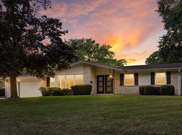 3455 S Russel Rd, New Berlin, WI 53151