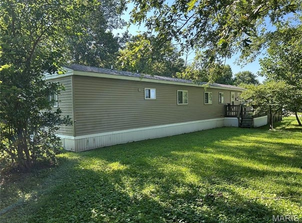 455 E 2590 Avenue, Ramsey, IL 62080