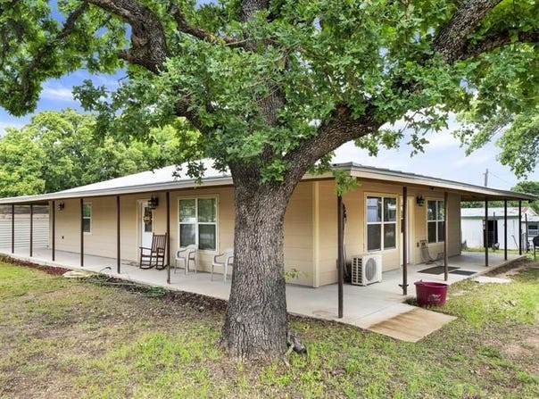 210 WHITED ST., Tow, TX 78672