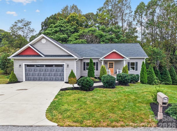 308 Beck Creek Circle, Flat Rock, NC 28731