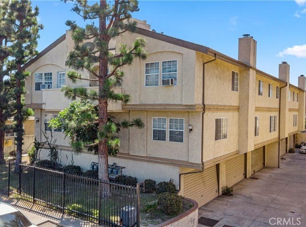 1040 252nd Street, Harbor City, CA 90710