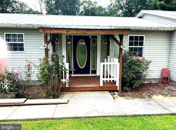 730 GRIZZLY Road, MATHIAS, WV 26812