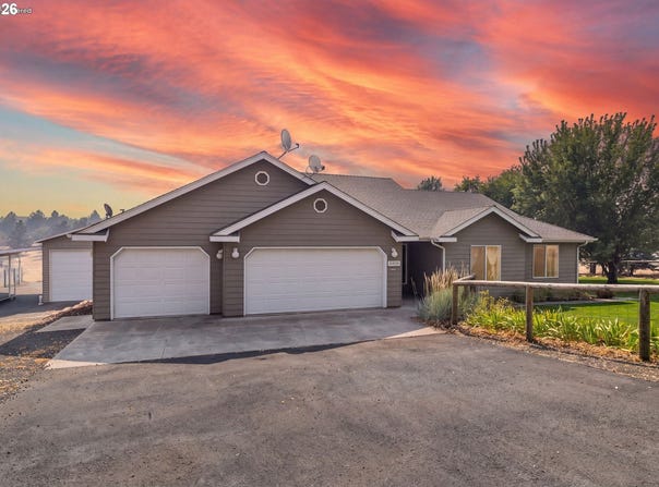 2085 SE SAGEBRUSH Dr, Madras, OR 97741