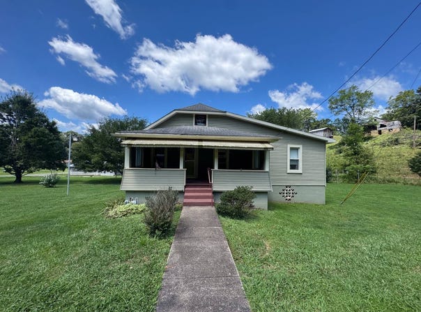22 Cricket Ln, Cairo, WV 26337