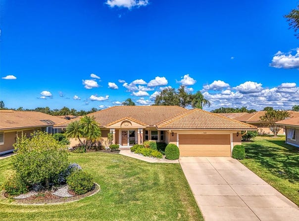 3168 E VILLAGE Drive, VENICE, FL 34293