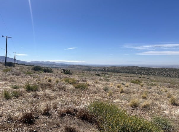 200, Llano, CA 93544