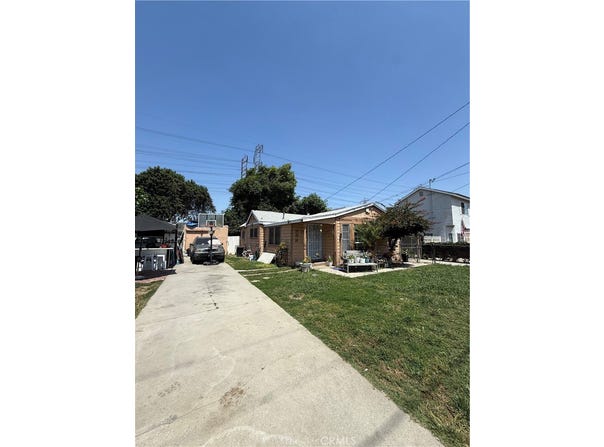 6725 Toler Ave, Bell Gardens, CA 90201