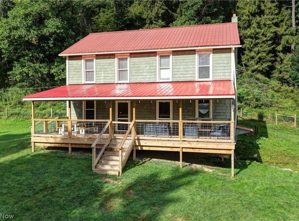 1279 Fox Avenue SE, Paris, OH 44669