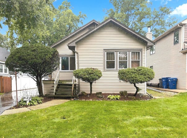 458 S Harvard Avenue, Villa Park, IL 60181