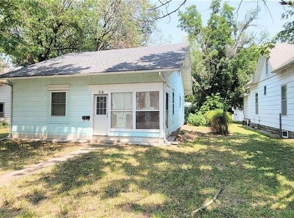 716 E Lincoln Street, Iola, KS 66749