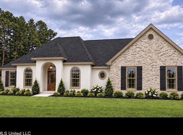 1007 Henry Lee Dr, McComb, MS 39648