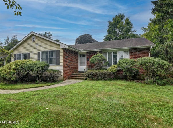 19 Crown Road, Ewing, NJ 08638