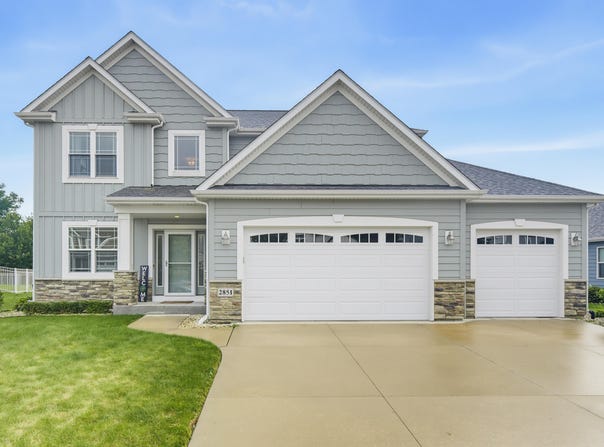2851 Crosswinds Dr, Mount Pleasant, WI 53403