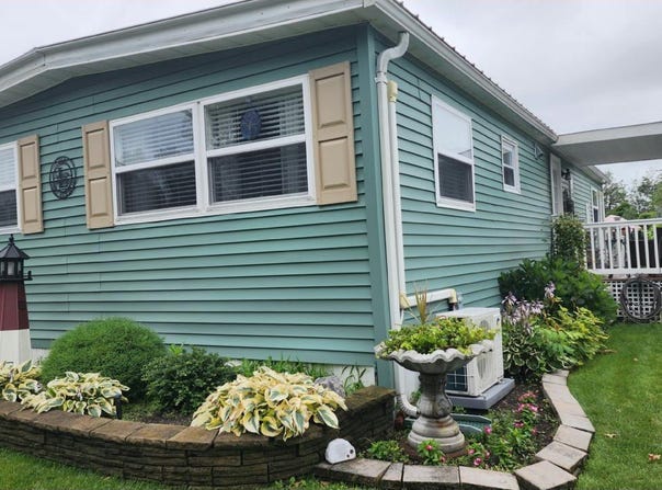 703 Fresh Pond Ave, Calverton, NY 11933