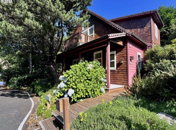 2050 OVERLEAF Loop, Yachats, OR 97498