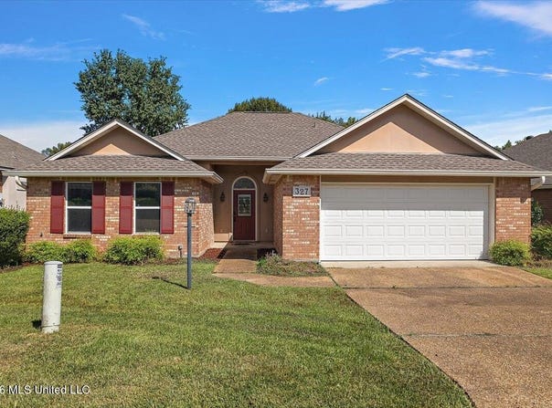 327 E Cascades Circle, Clinton, MS 39056