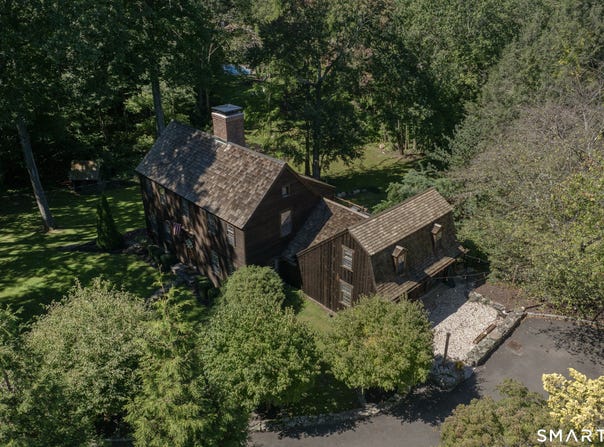 31 Old Barn Road, Trumbull, CT 06611