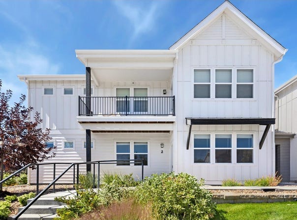 2102 Setting Sun Dr, Windsor, CO 80550