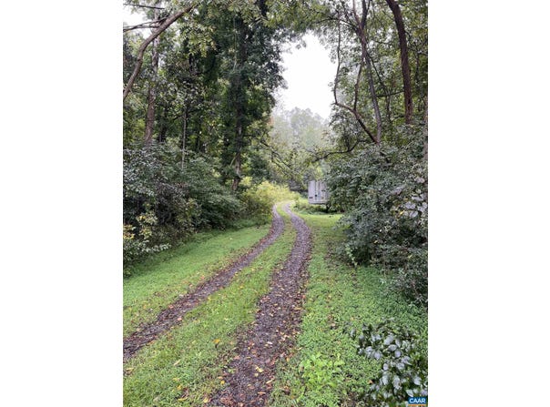 10688 THOMAS NELSON HWY, LOVINGSTON, VA 22949