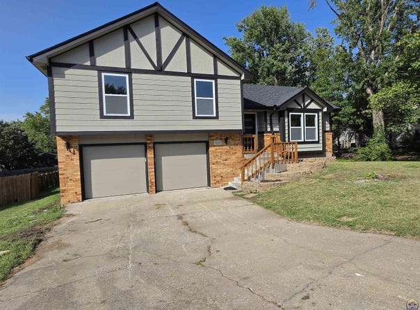 5106 SW 33rd TER, Topeka, KS 66614