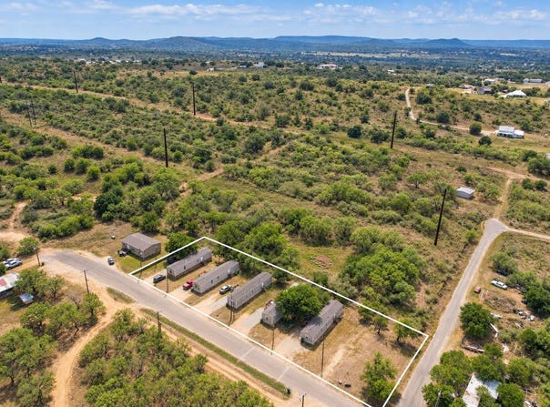800 E Collins St, Llano, TX 78643