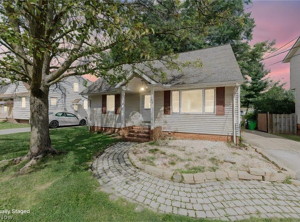 112 Arlington Circle, Wickliffe, OH 44092