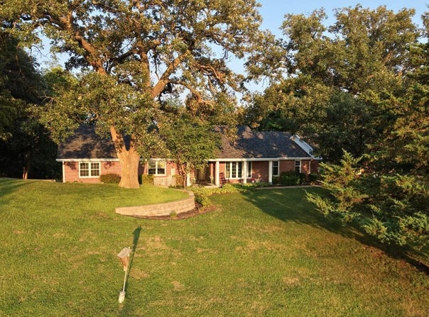 55995 230th Street, Glenwood, IA 51534