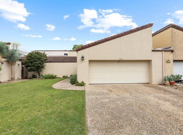 362 Englewood Dr, Kerrville, TX 78028