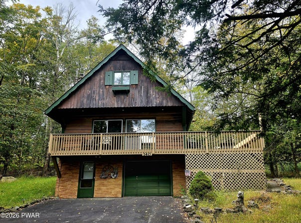 140 Timber Ridge Circle, Greentown, PA 18426