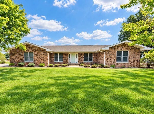 113 Diane Drive, Lexington, IL 61753