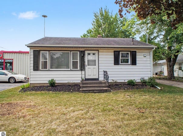 10705 E Second Street, Fowler, MI 48835