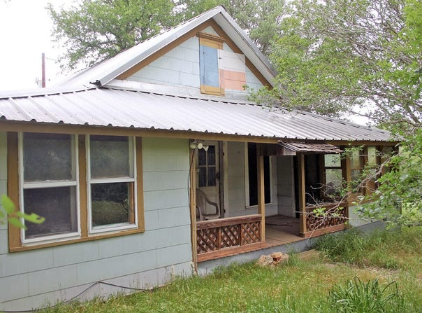 7887 Pettytown Rd, Red Rock, TX 78662