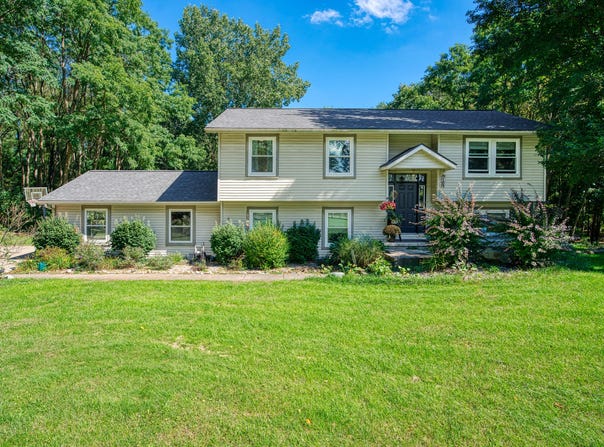 7375 Moeckel Road, Grass Lake, MI 49240