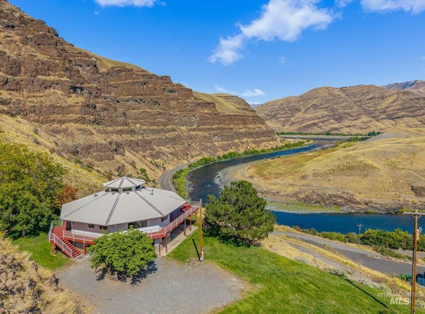 37896 Snake River Rd, Asotin, WA 99402