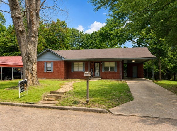 514 Speedway Ave, Winona, MS 38967