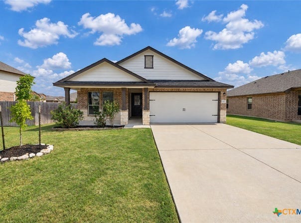1317 Blue Leaf Drive, Temple, TX 76502