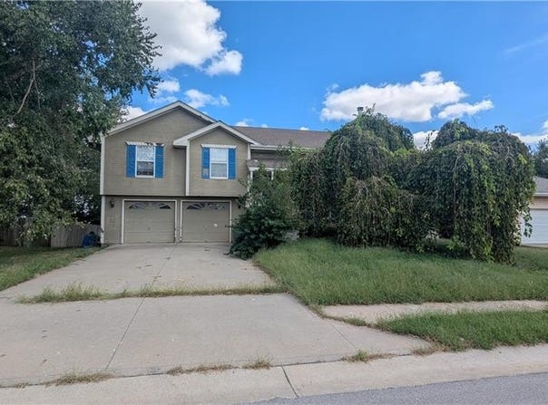 119 S Pelham Path, Raymore, MO 64083