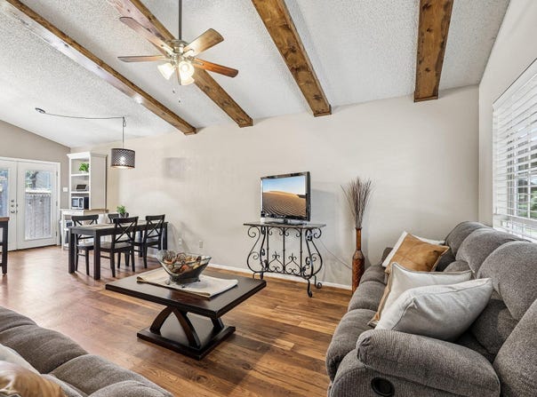 1015 Yager Ln, Austin, TX 78753