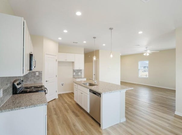 515 War Admiral Dr, Jarrell, TX 76537