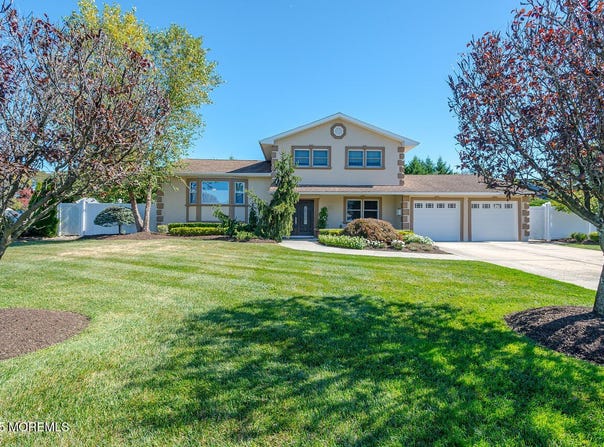 38 Holly Drive, Parlin, NJ 08859