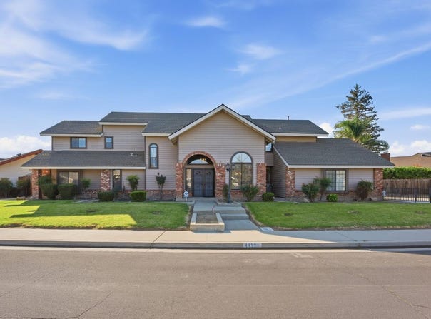 662 S Boyd, Kerman, CA 93630