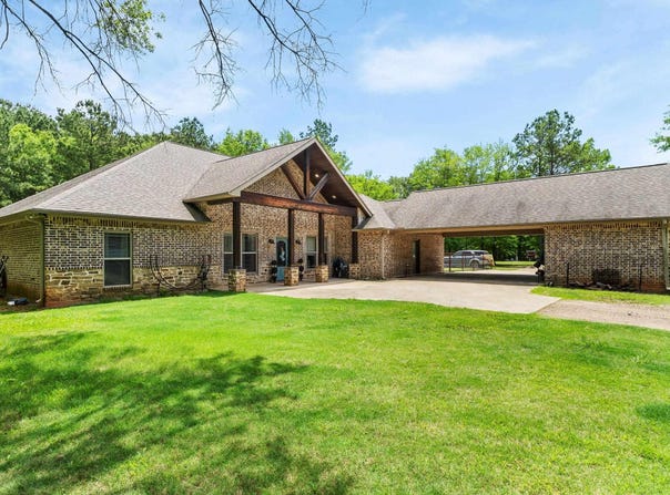 1242 CR 2108, Hooks, TX 75561