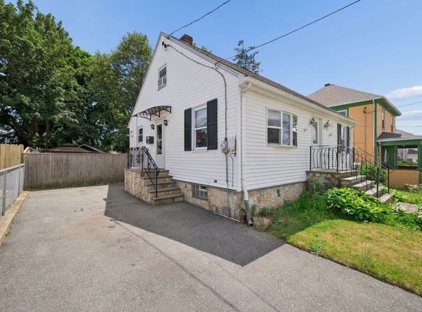 45 Bright St, Fall River, MA 02721