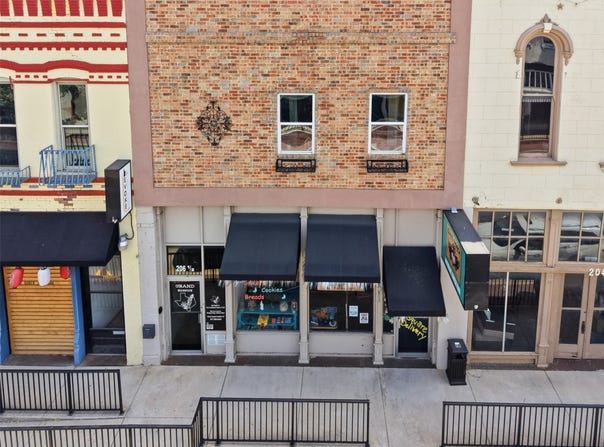 206 E Chambers Street, Cleburne, TX 76031